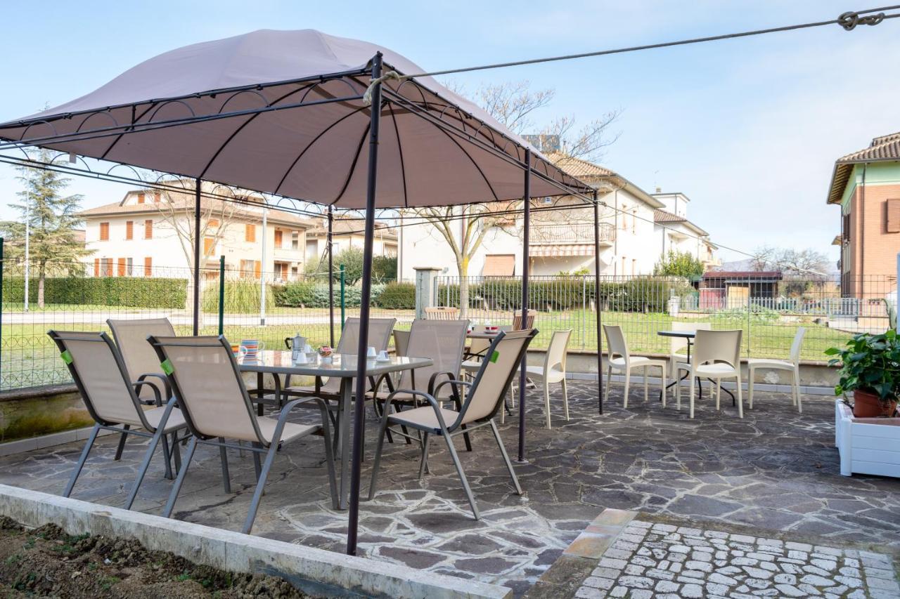 Casa Del Giardino Bright Apartment Bastia Umbra Exterior foto
