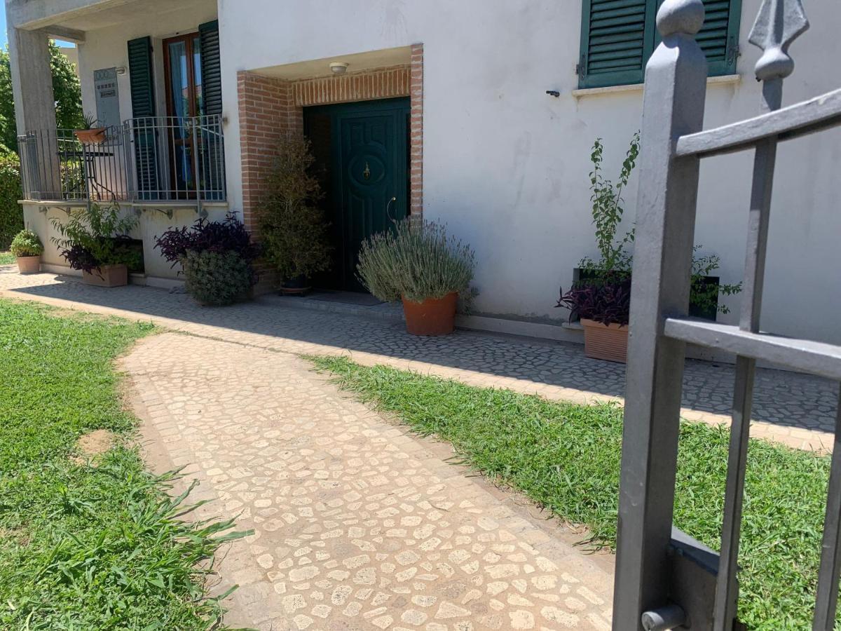 Casa Del Giardino Bright Apartment Bastia Umbra Exterior foto